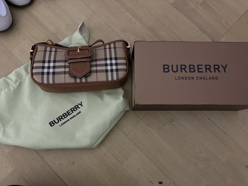 Acton storage facility unit auction IB-5115 66