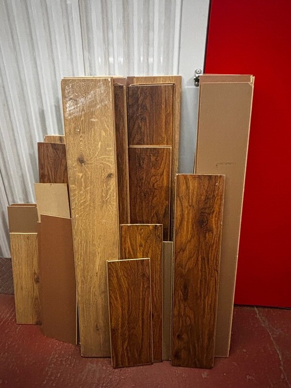 Self Storage Tameside  Storage auction IB-5849