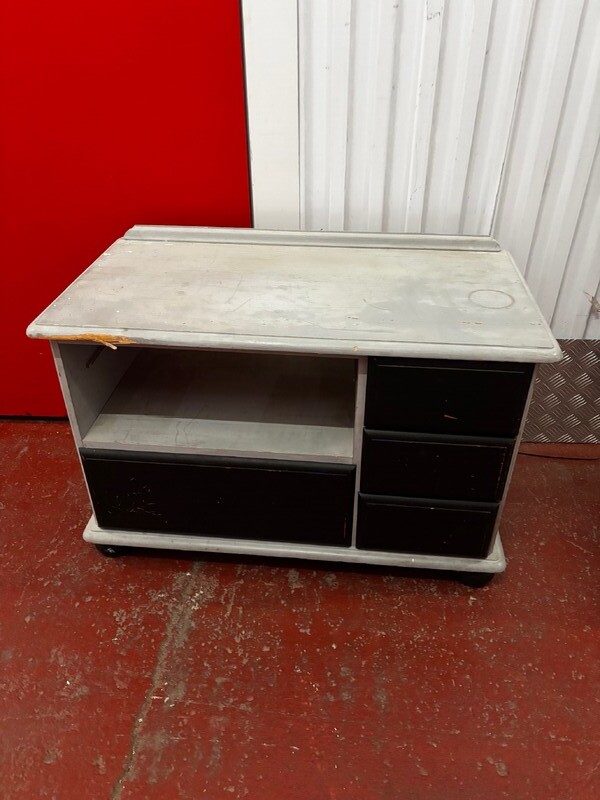 Self Storage Tameside  Self storage auction IB-5849