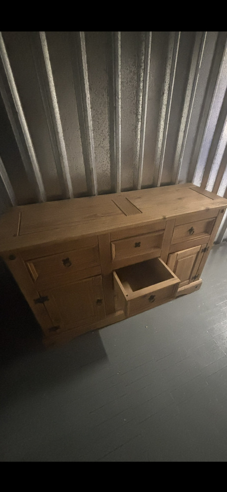 Enfield Storage Unit auction IB-2953