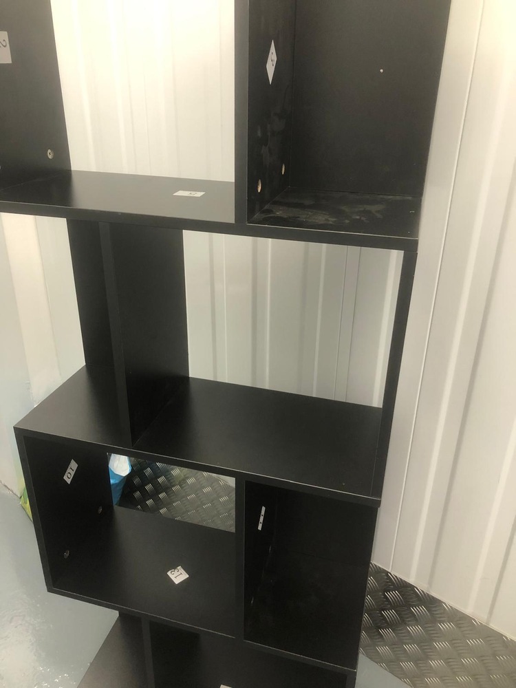 Wood Green storage facility unit auction IB-7676