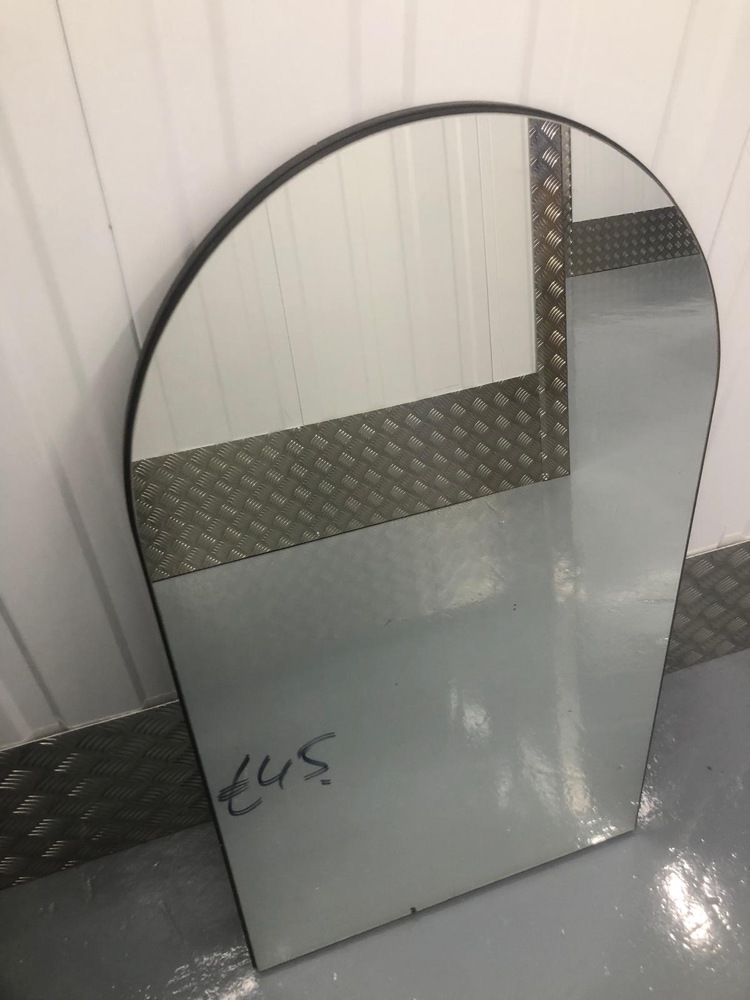 Wood Green Storage auction IB-7676 10