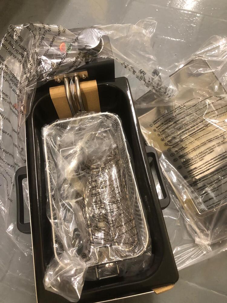 Wood Green Storage Unit auction IB-4614 12