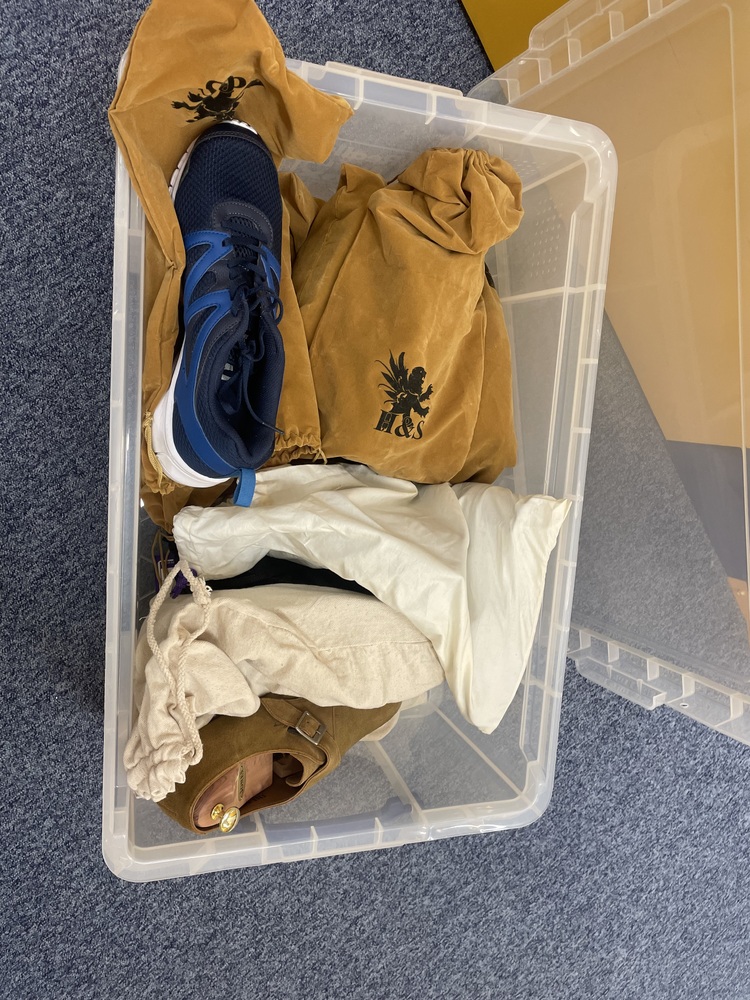 Guildford Self storage auction IB-1464 24