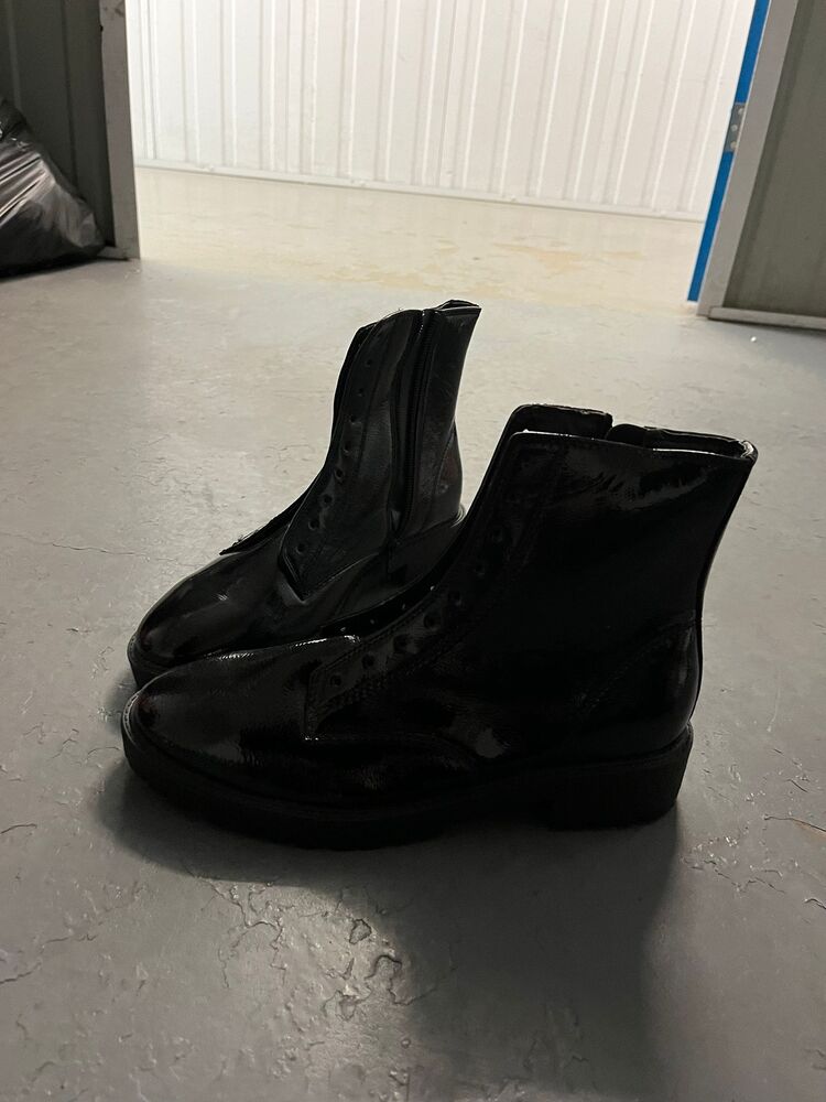 Storebox Bolton storage facility unit auction IB-9233