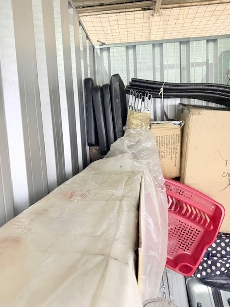 Cardiff Storage Unit auction IB-5574 12