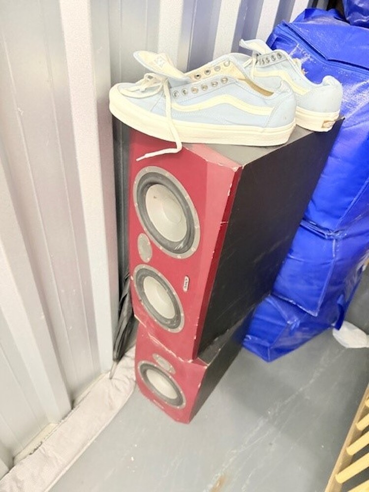 Cardiff Storage Unit auction IB-3895 12