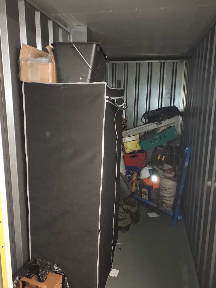 Swadlincote Storage auction IB-8079