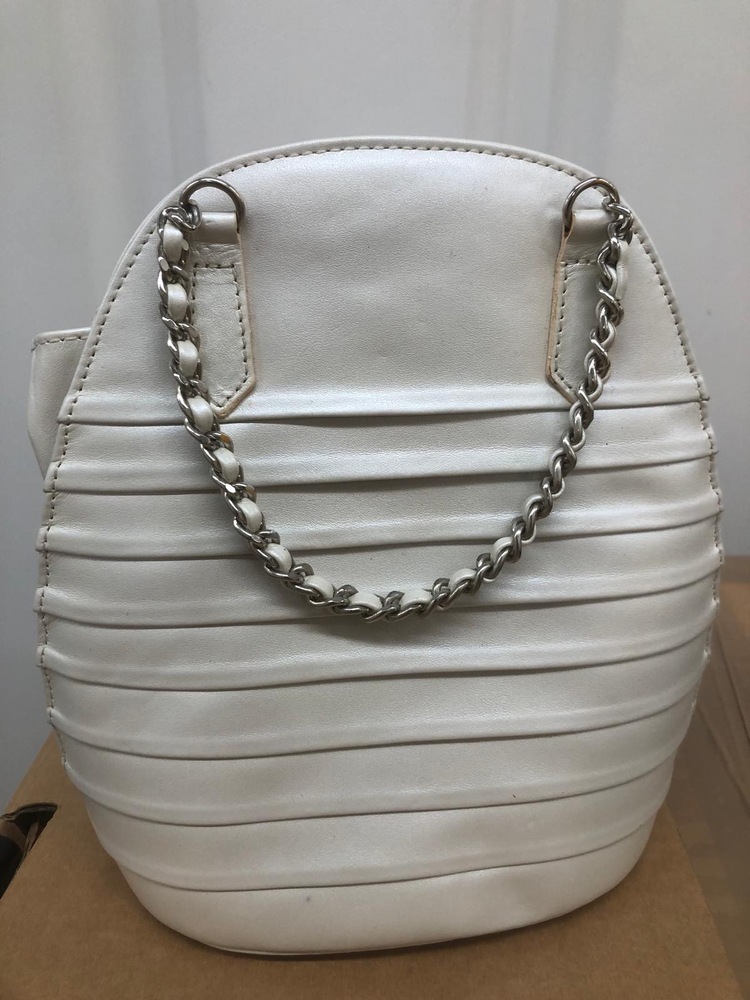 Staples Corner Storage Unit auction IB-2576 32