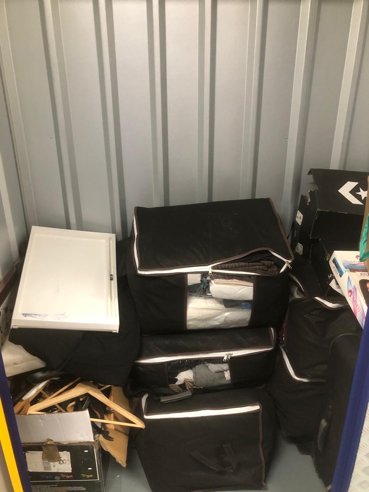 Staples Corner Storage auction IB-2003 10