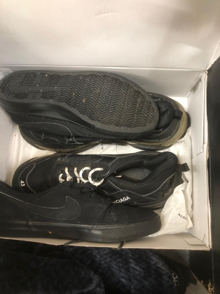 Staples Corner Storage Unit auction IB-2003 12