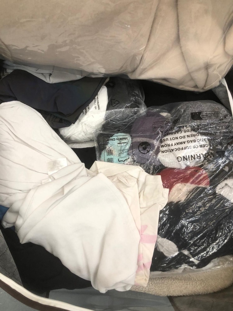 Staples Corner storage facility unit auction IB-2003 16