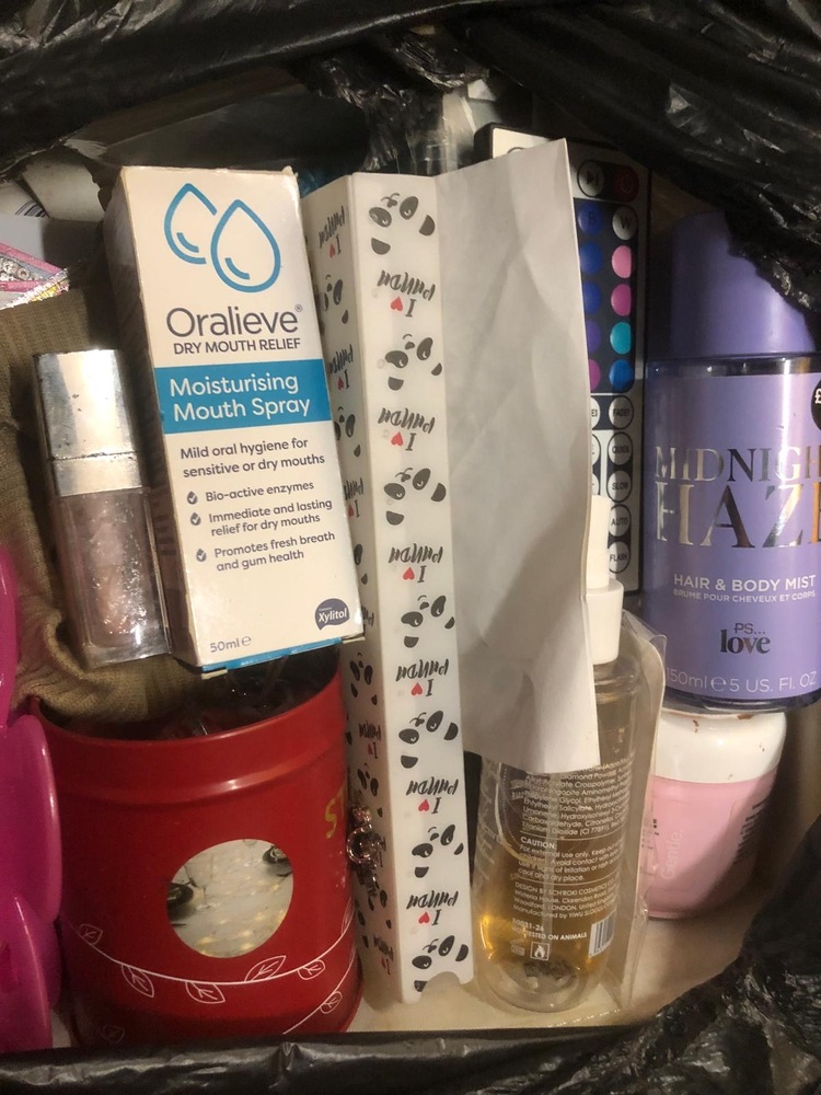 Staples Corner Storage auction IB-6032 10