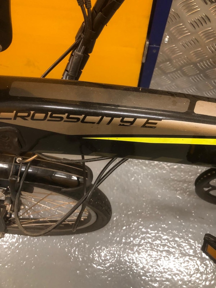 Staples Corner Storage Unit auction IB-6032 12