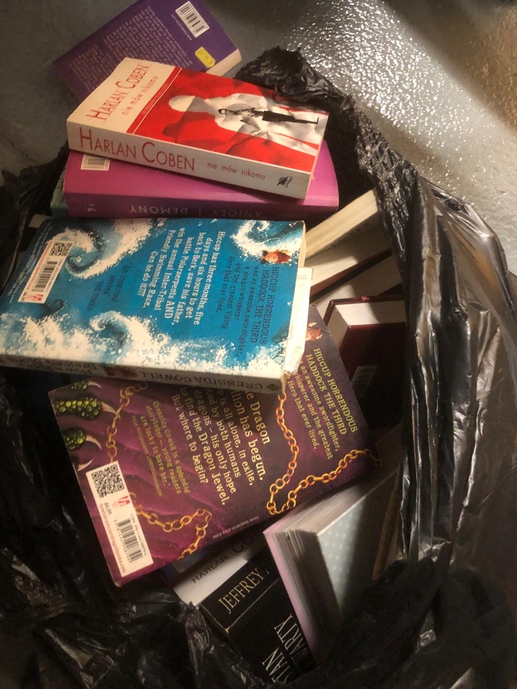 Staples Corner storage facility unit auction IB-6032 26