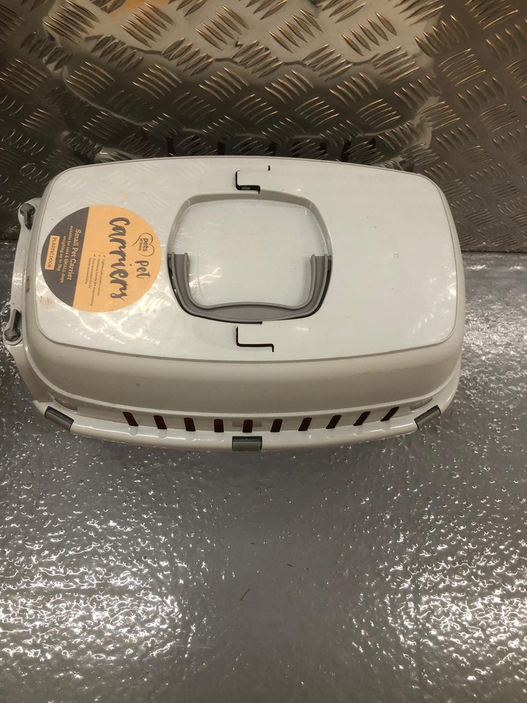 Staples Corner Storage auction IB-6032 30