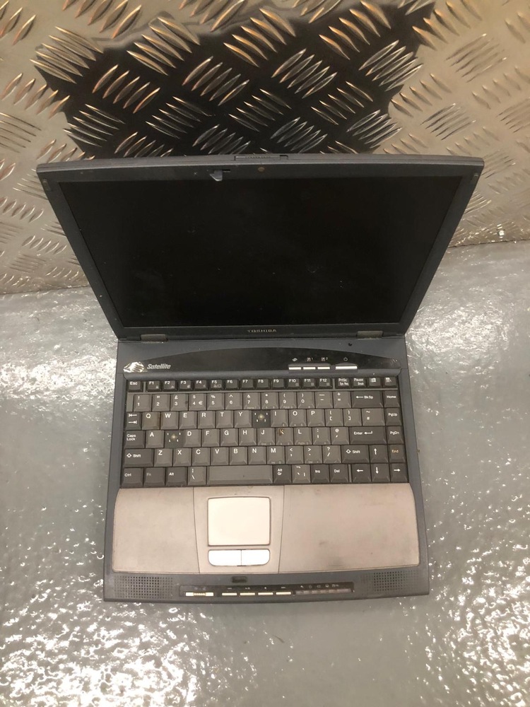 Staples Corner Storage Unit auction IB-6032 42