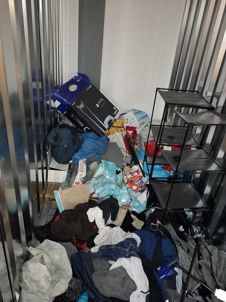 Swadlincote Storage auction IB-8686