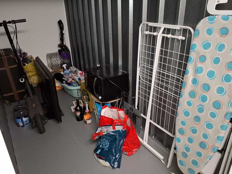 Swadlincote Storage auction IB-7009