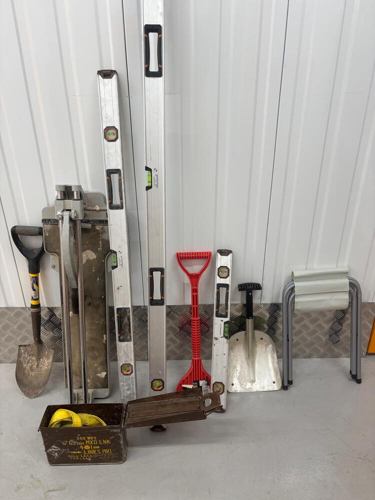 Orange Box - Long Eaton Storage Facility auction IB-5490