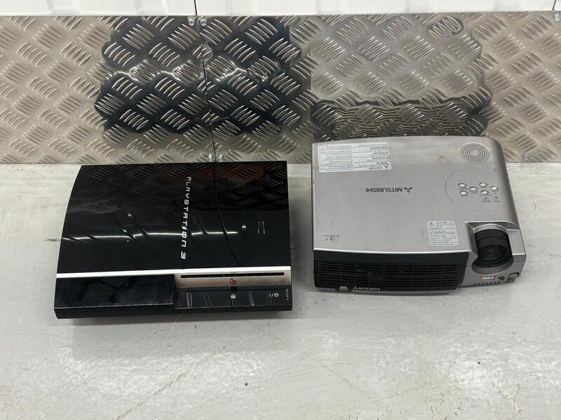 Orange Box - Long Eaton Self storage auction IB-5490