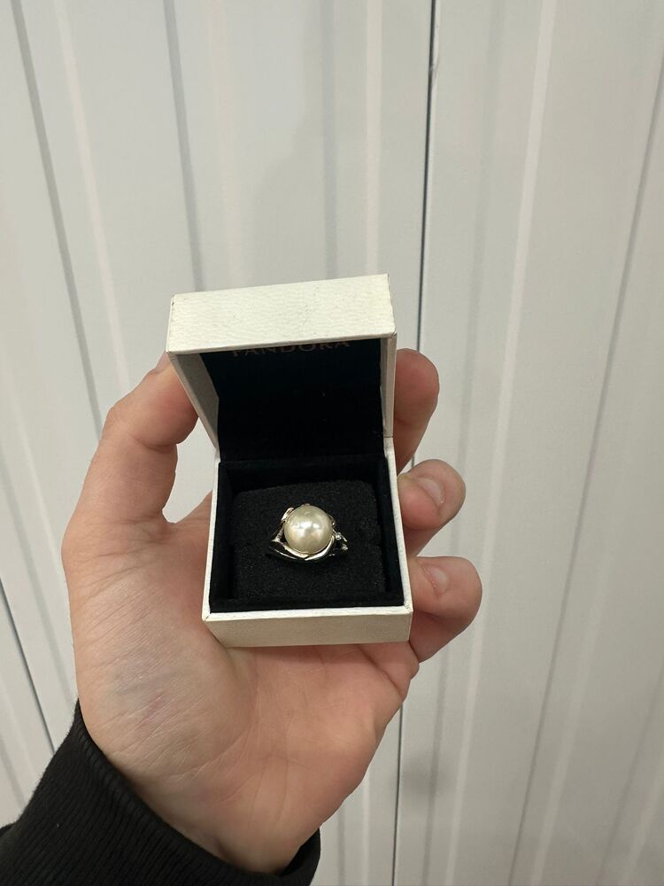 Orange Box - Long Eaton Self storage unit auction IB-5490 13