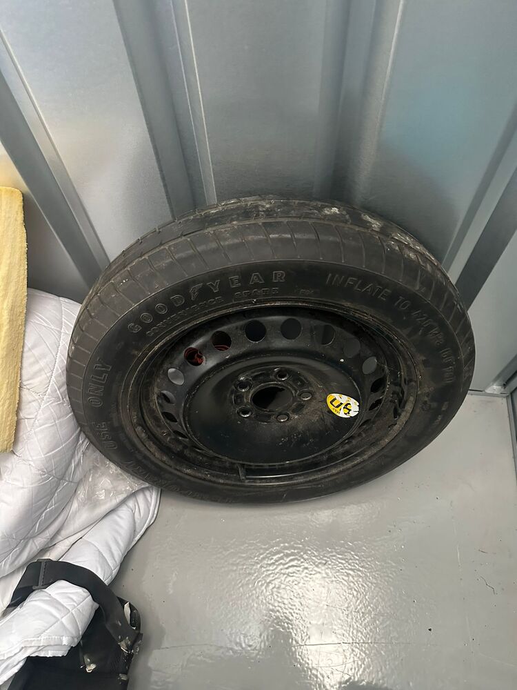 Orange Box - Long Eaton storage facility unit auction IB-5490 26