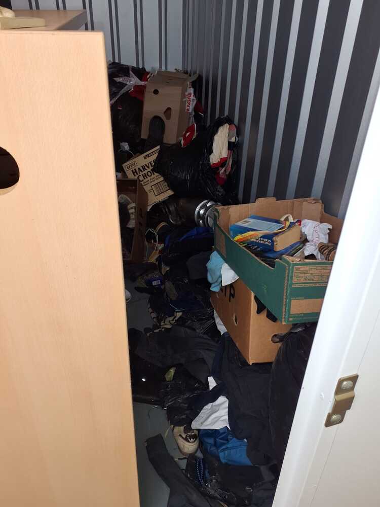 Stoke On Trent Storage Unit auction IB-2502
