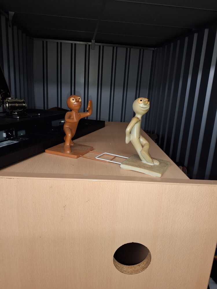 Stoke On Trent storage facility unit auction IB-2502