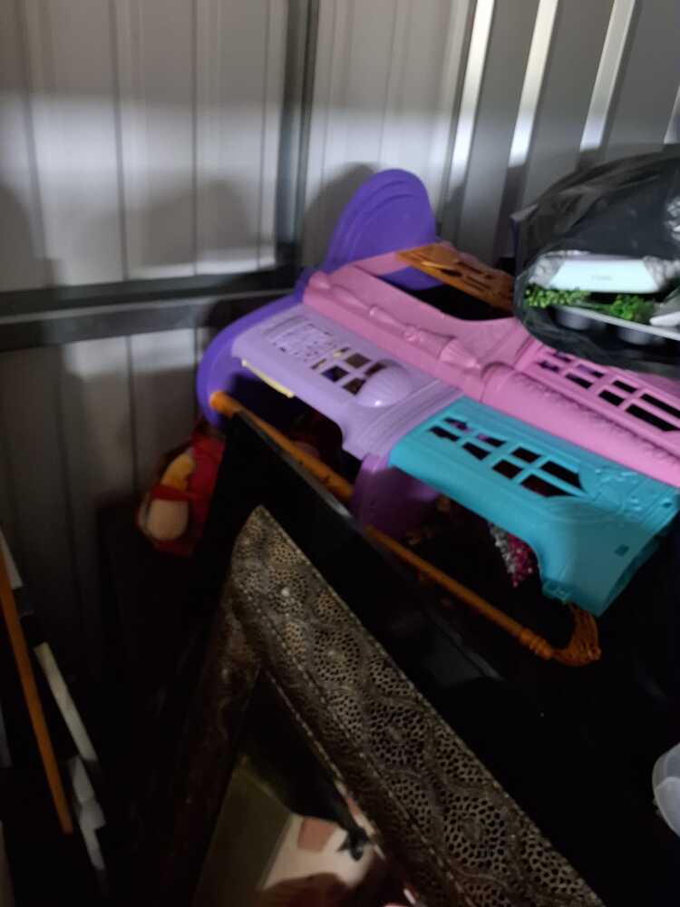 Stoke On Trent Storage auction IB-8710