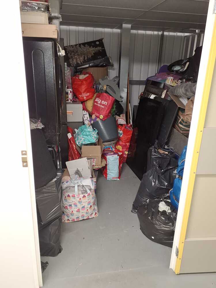 Stoke On Trent Self storage auction IB-8710