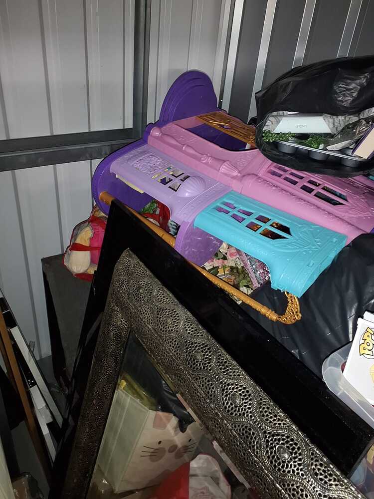 Stoke On Trent Storage auction IB-8710 10