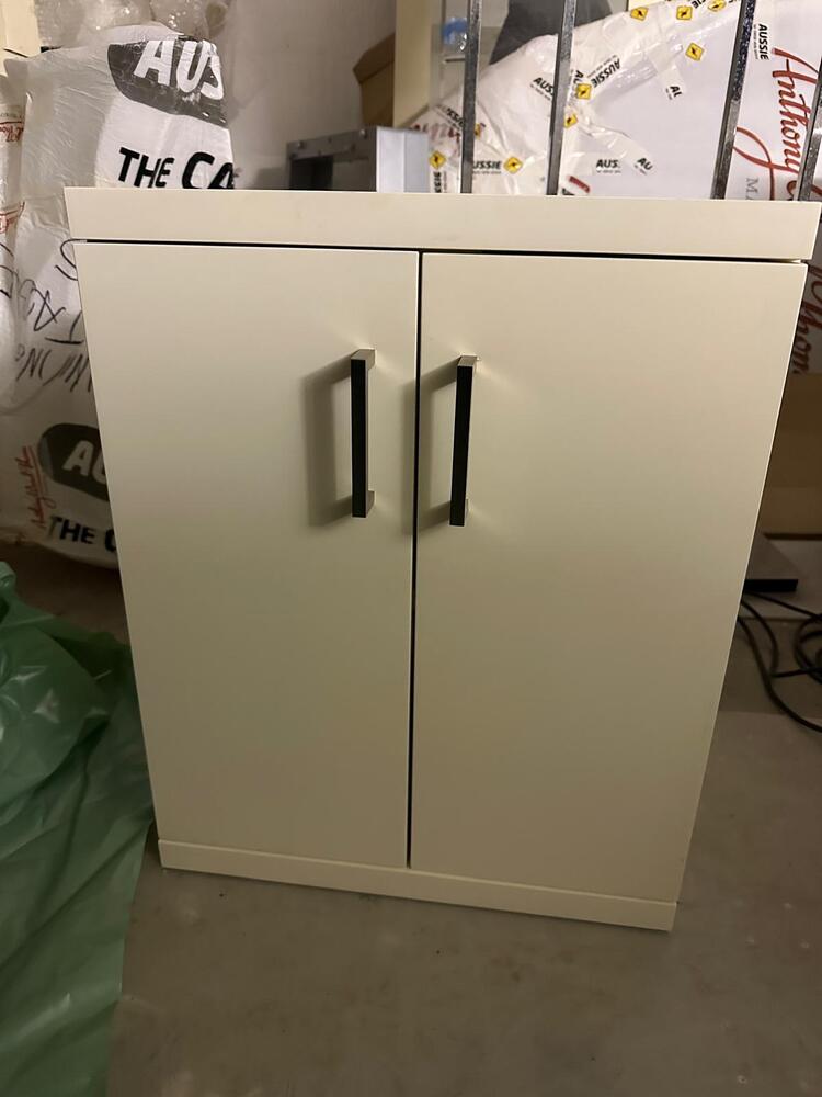 New Malden Storage auction IB-3908 20