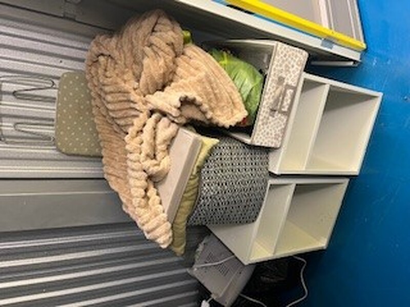 uk Self storage unit auction IB-2164