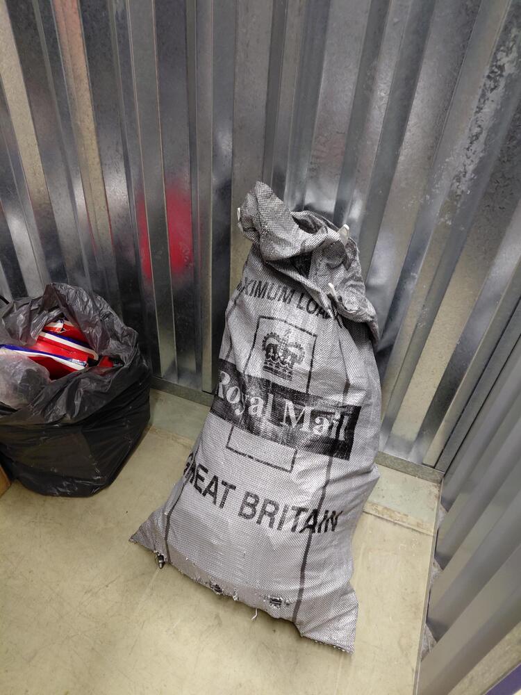 Milton Keynes Storage Unit auction IB-1760