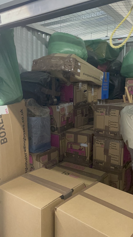 Battersea storage facility unit auction IB-5430