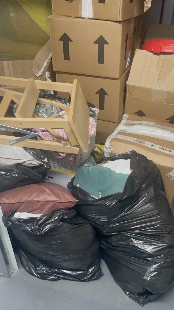 Battersea Storage Unit auction IB-7077