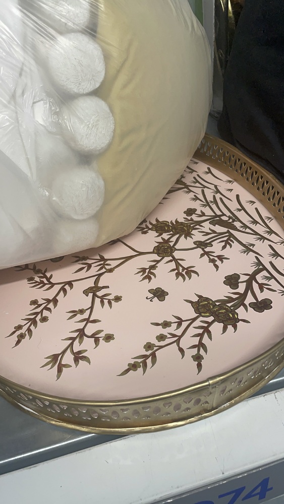 Battersea Storage Unit auction IB-6064