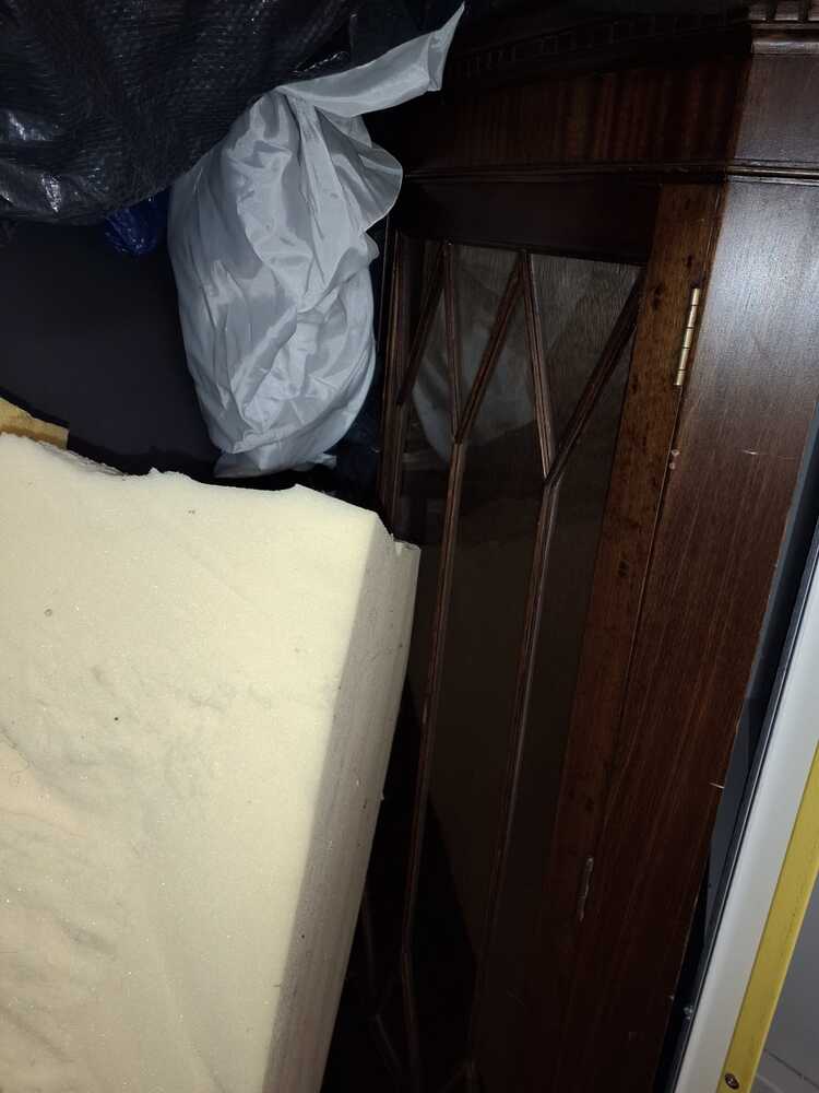 Sheffield Self storage unit auction IB-1156