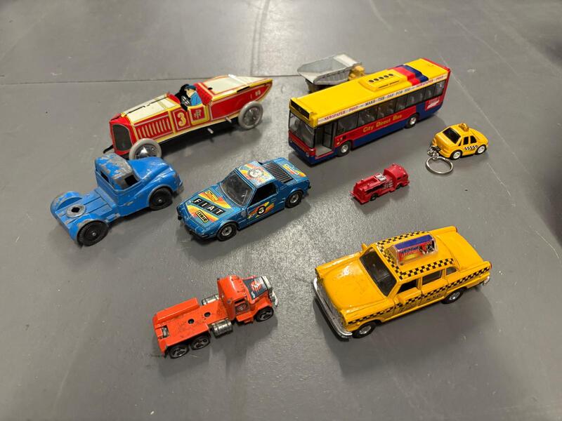 Storage King Heathrow Storage auction IB-2144