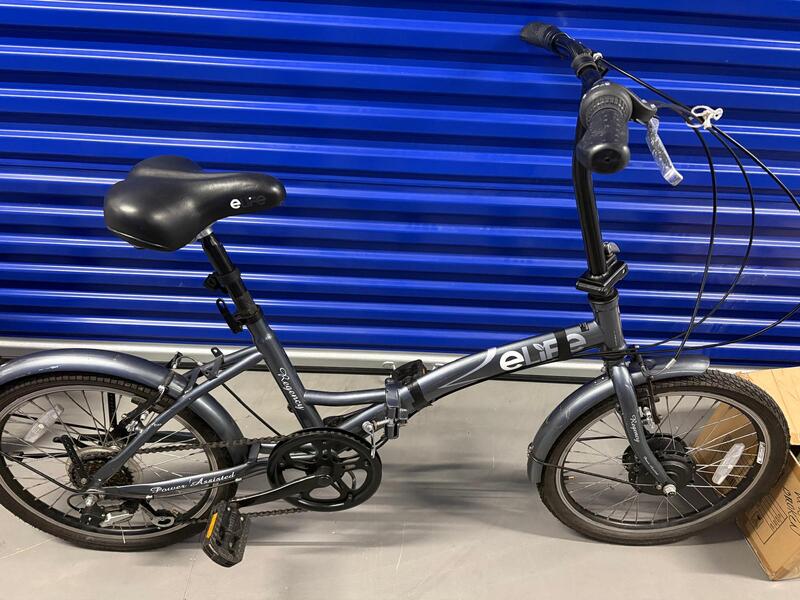 Storage King Heathrow Self storage unit auction IB-2144 73