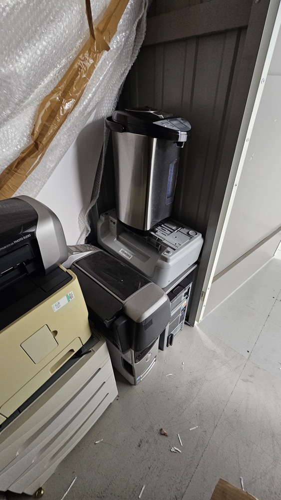 Magenta Storage Storage auction IB-7380 30