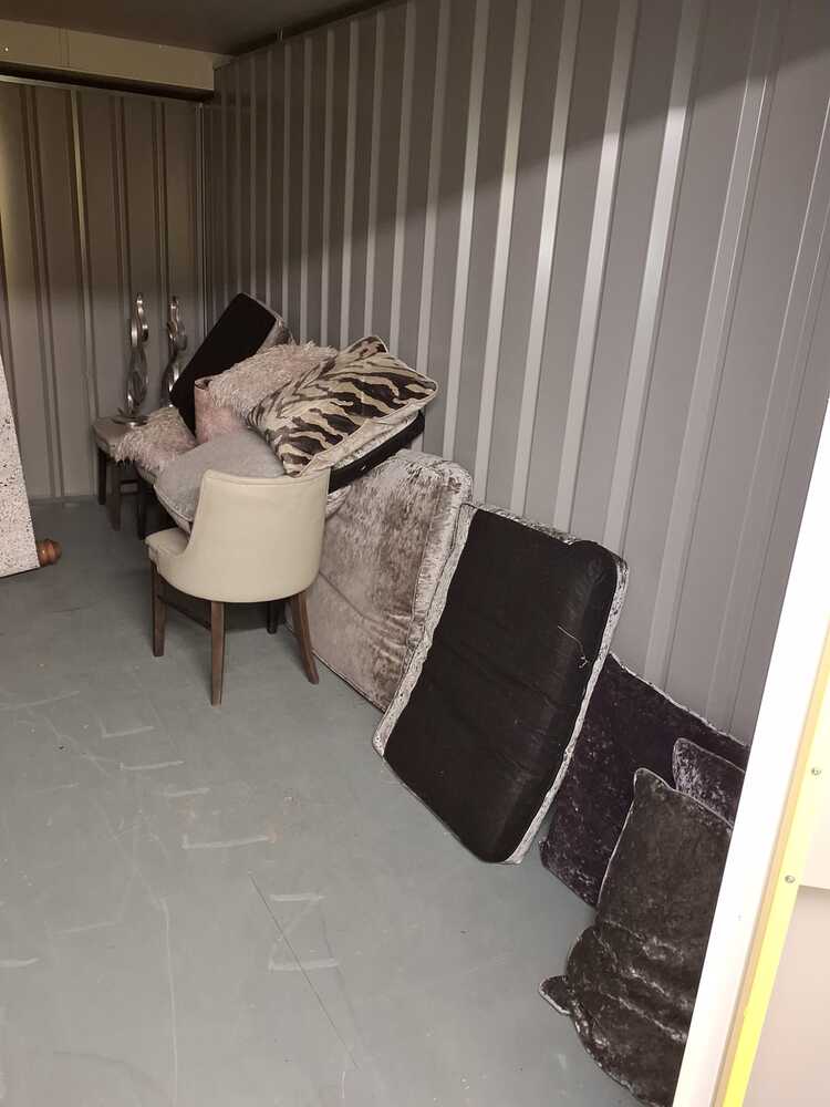 Sheffield Storage auction IB-9975