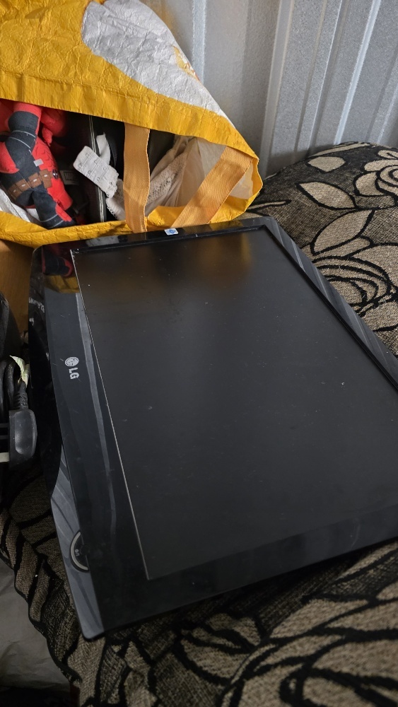 TRAFFORD storage facility unit auction IB-1364 36