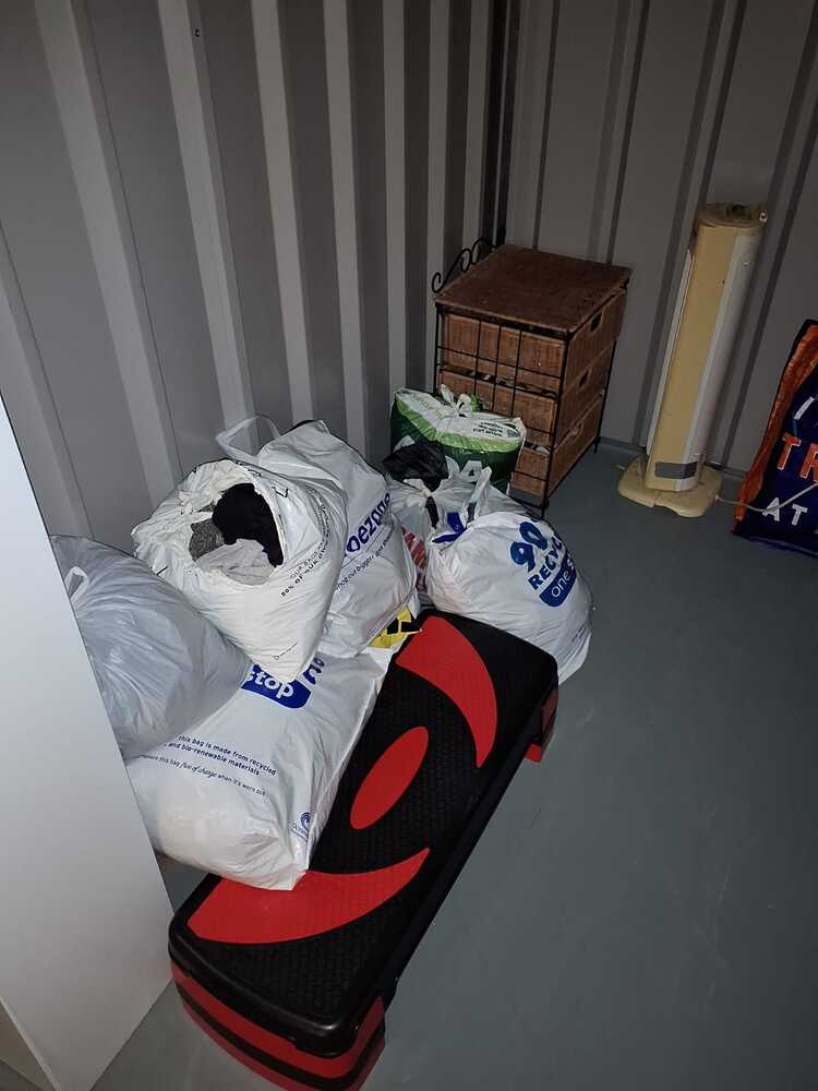 Sheffield Storage Unit auction IB-6786