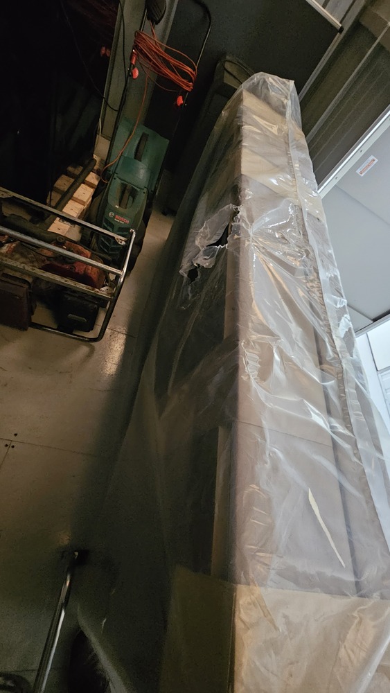 Magenta Storage Storage Unit auction IB-7754