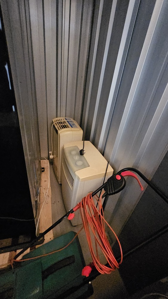 Magenta Storage storage facility unit auction IB-7754