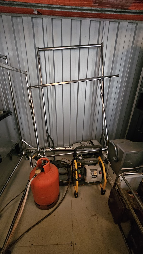 Magenta Storage Storage Unit auction IB-7754 12