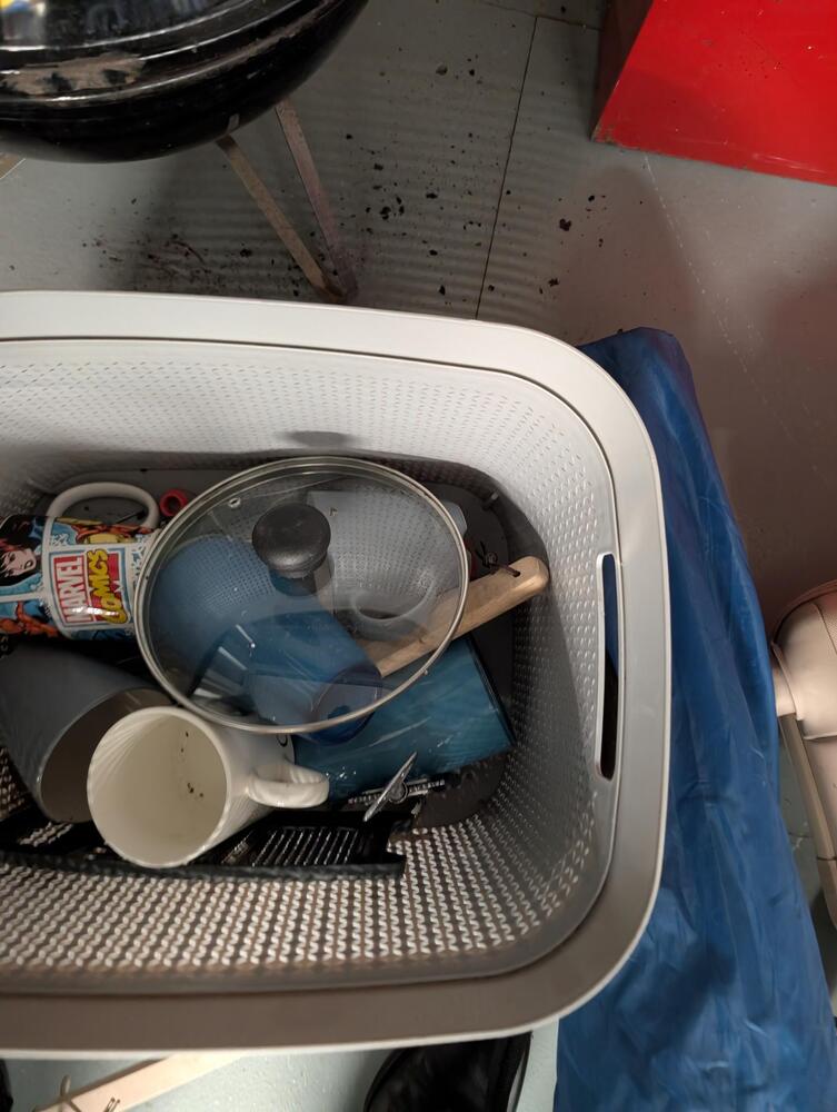 Horsham Self storage unit auction IB-7787 13