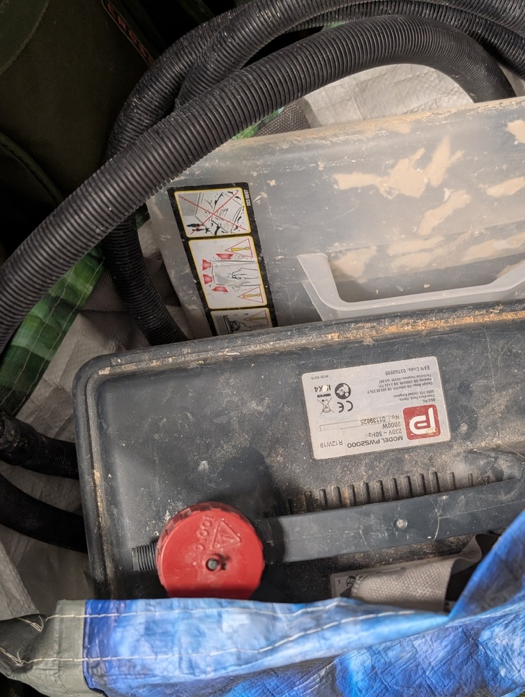 Horsham Storage auction IB-7787 40